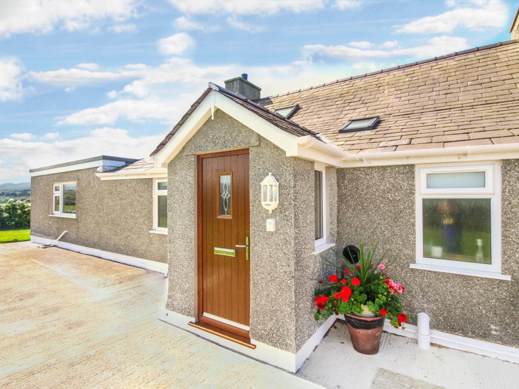 Coed Bolyn Lodge Llanddeiniolen Exterior photo
